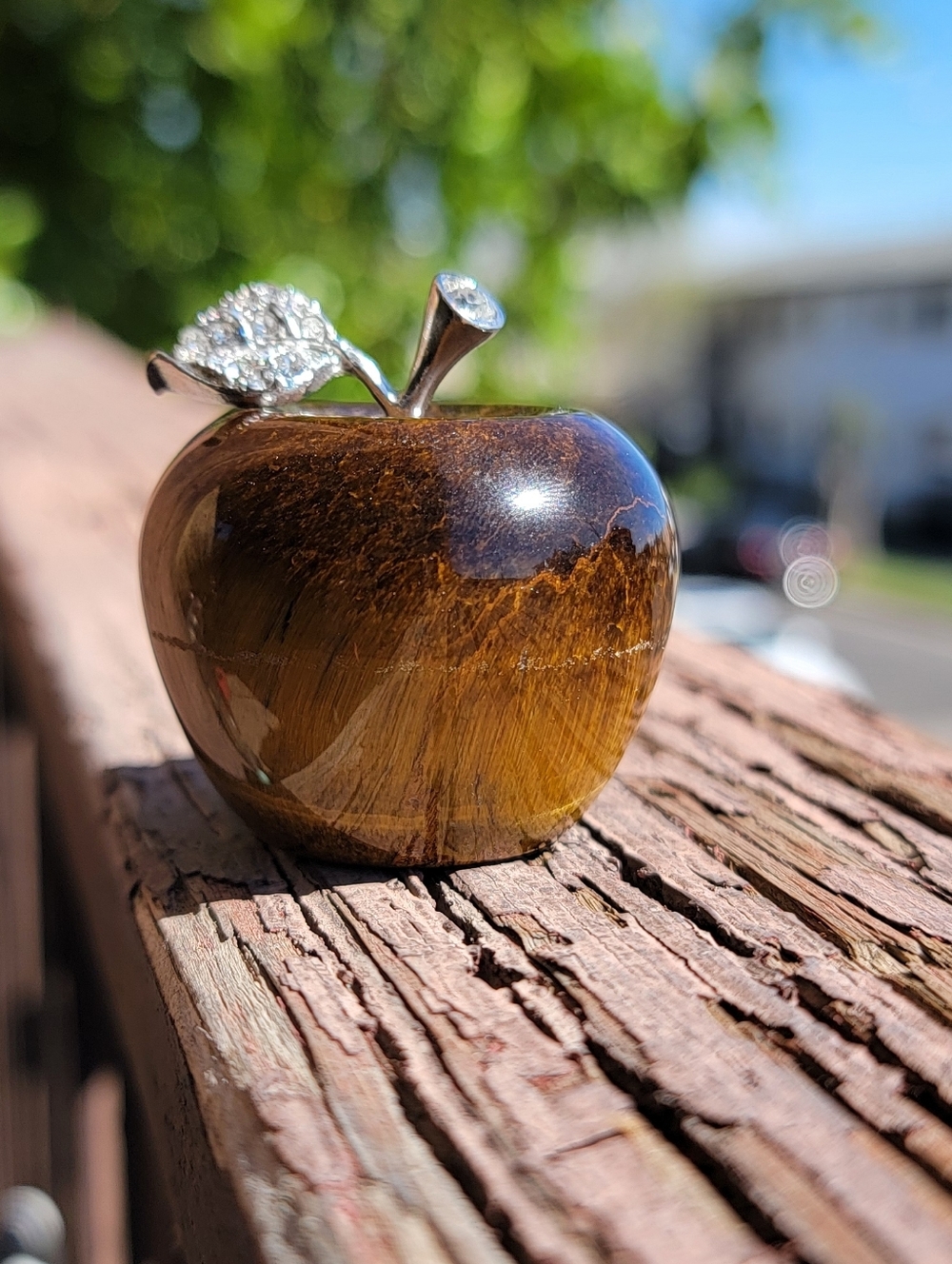 (T1) NEW 1.5" x 1.58" TIGER'S EYE APPLE